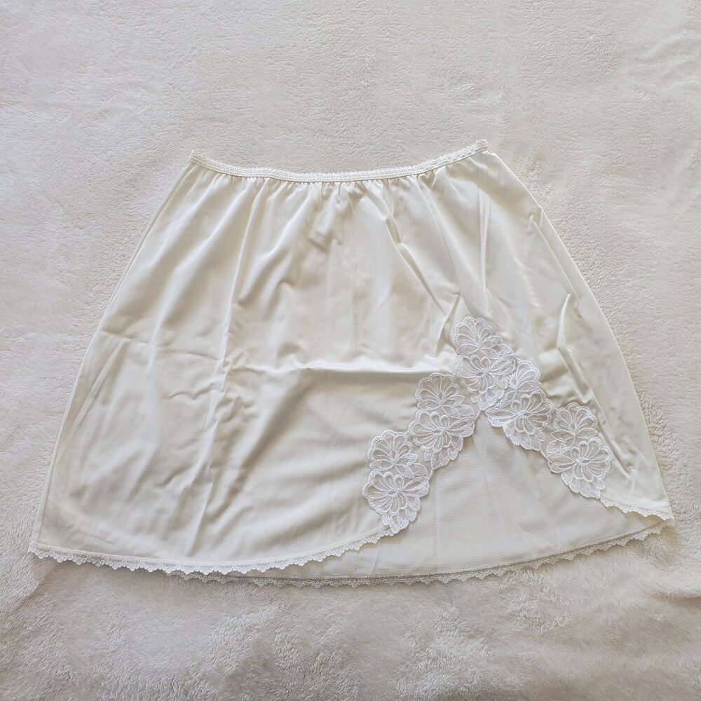 Shadowline Lace Appliqué Half Slip Medium Ivory Vintage
